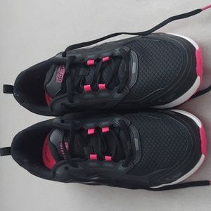New Sketchers Air Cooled Goga Mat GoRun